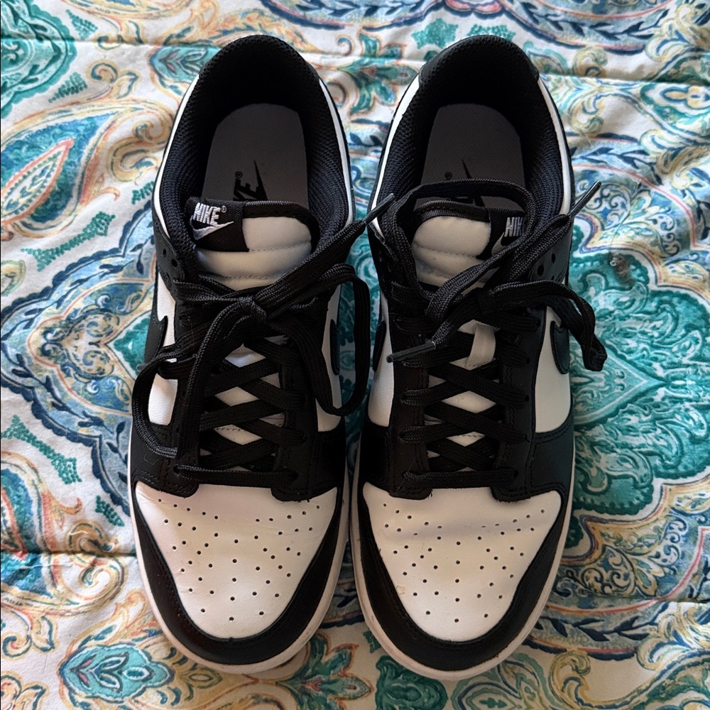 Women’s Nike Dunk Low - Picture 2 of 5